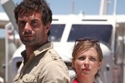 Přehrajte si online historický film Sisi 1.díl natočený v roce 2009. Jedná se o německo rakouský film, který pojednává o fascinujícím životě Alžběty Bavorské, kterou dnes všichni známe spíše jako císařovnu „Sisi”. Je to příběh o mladé ženě, která se rozhodne následovat lásku navzdory velmi přísné etiketě u dvora. Mladou šlechtičnu jednoduše nedokáže nic zastavit!